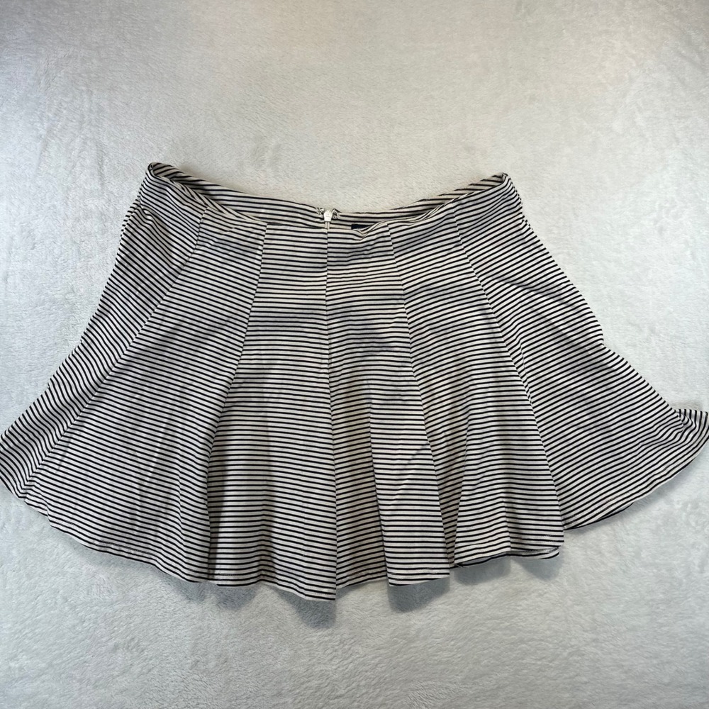 Preppy American Eagle Striped Skater Mini Skirt Size 10 Nautical Fit and Flare
